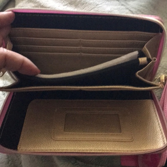 Bubblegum pink Betsey Johnson wristlet SOLD - Picture 5 of 7